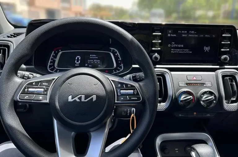 Rent Kia Sonet 2024 in Dubai