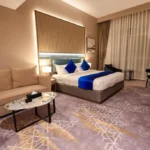 اتاق خانوادگی با تخت کینگ و مبل تخت‌خواب‌شو در هتل Best Western Premier M Four دبی