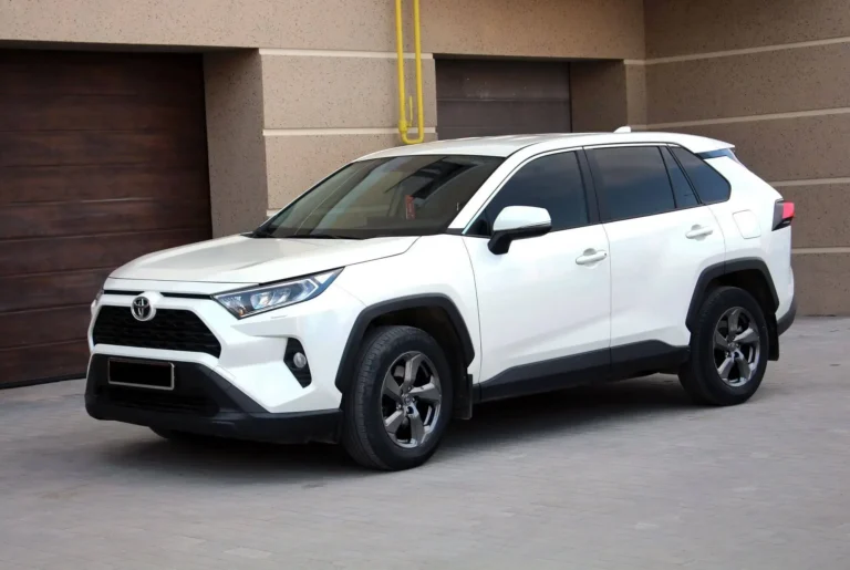 Rent Toyota RAV4 2018 in Dubai
